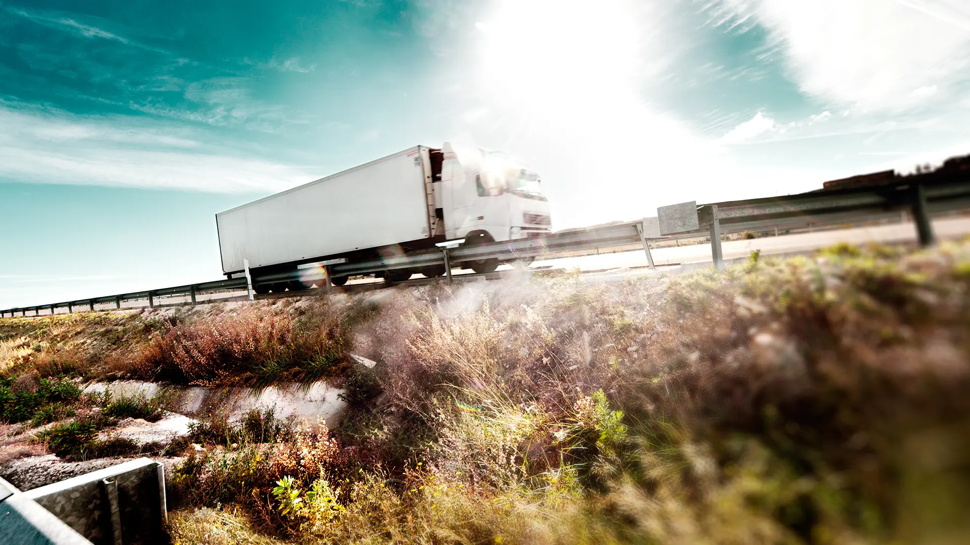 Coyote - Słowniczek - Zestaw ciągnik siodłowy-naczepa - Coyote Logistics