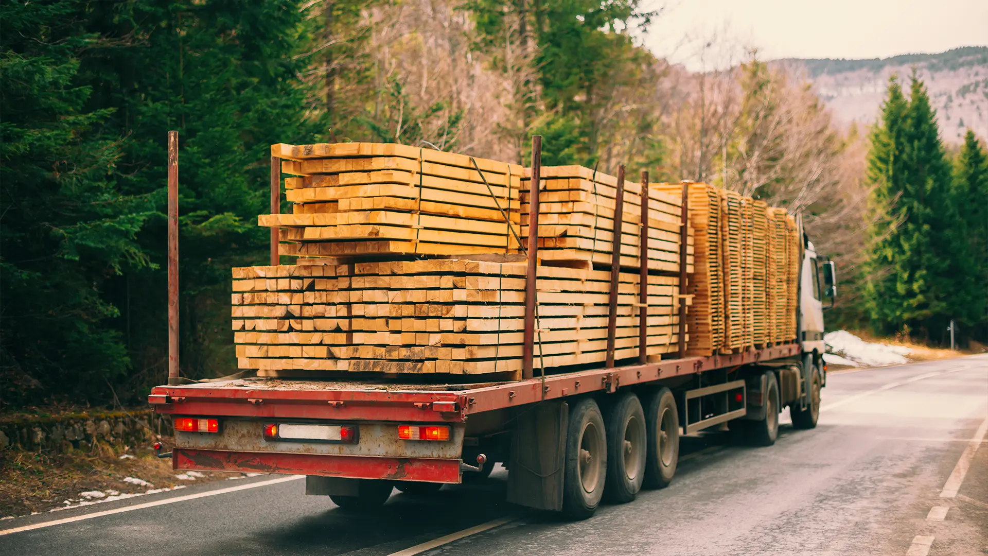 Coyote - Słowniczek - Naczepa-platforma - Coyote Logistics